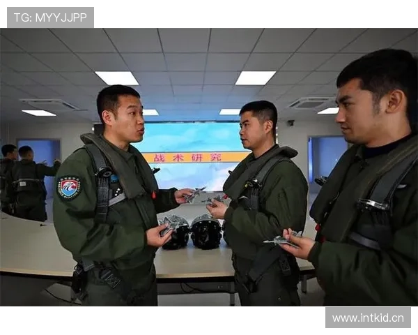 空中对抗判罚标准是什么?如何理解篮球规则中的合法防守与犯规界限 空中对抗判罚标准是什么?如何理解篮球规则中的合法防守与犯规界限