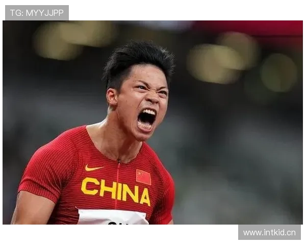 苏炳添家那辆平底大拖鞋开着像要去遛街，谁能想到赛场上跑得比风还快？